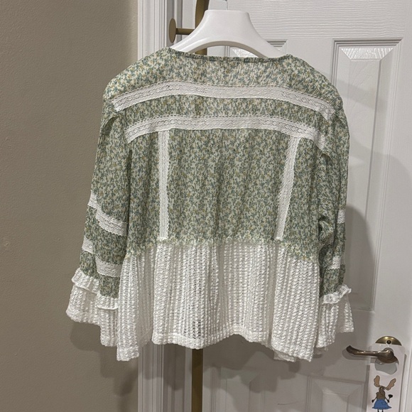 POL Floral Green and White Lace Women's Top Sz Small - Picture 3 of 5